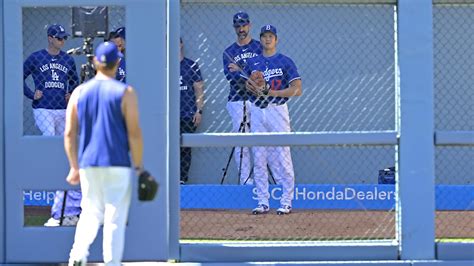 who is pitching for the dodgers today.